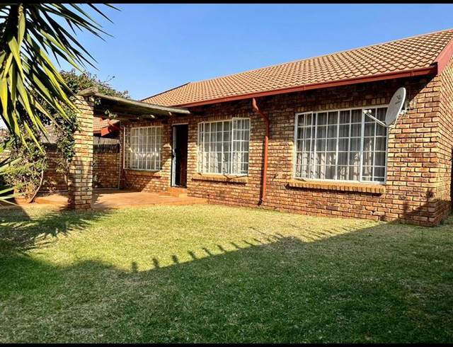 2 BEDROOM TOWNHOUSE FOR SALE IN AMANDASIG